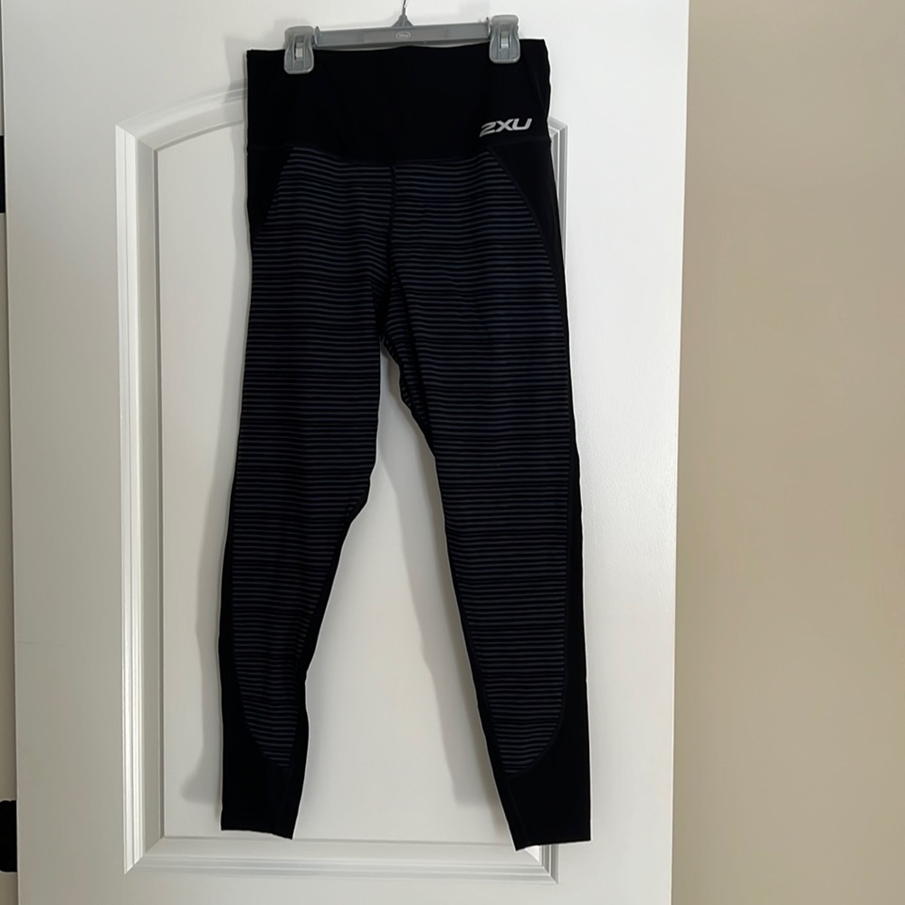 Women’s 2xu workout pants